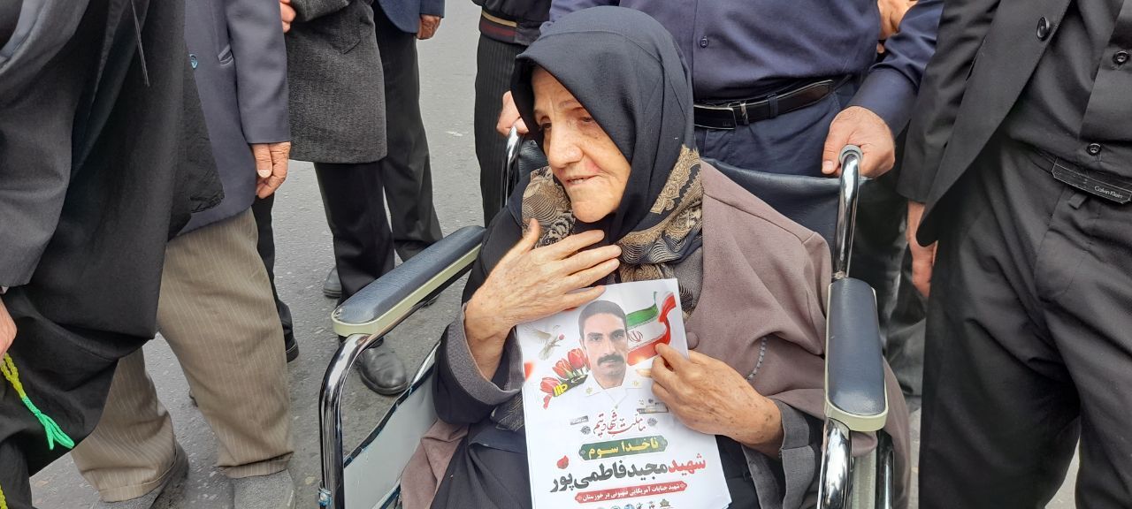 تشییع پیکر شهید ناخدا سوم مجید فاطمی پور در بندرانزلی