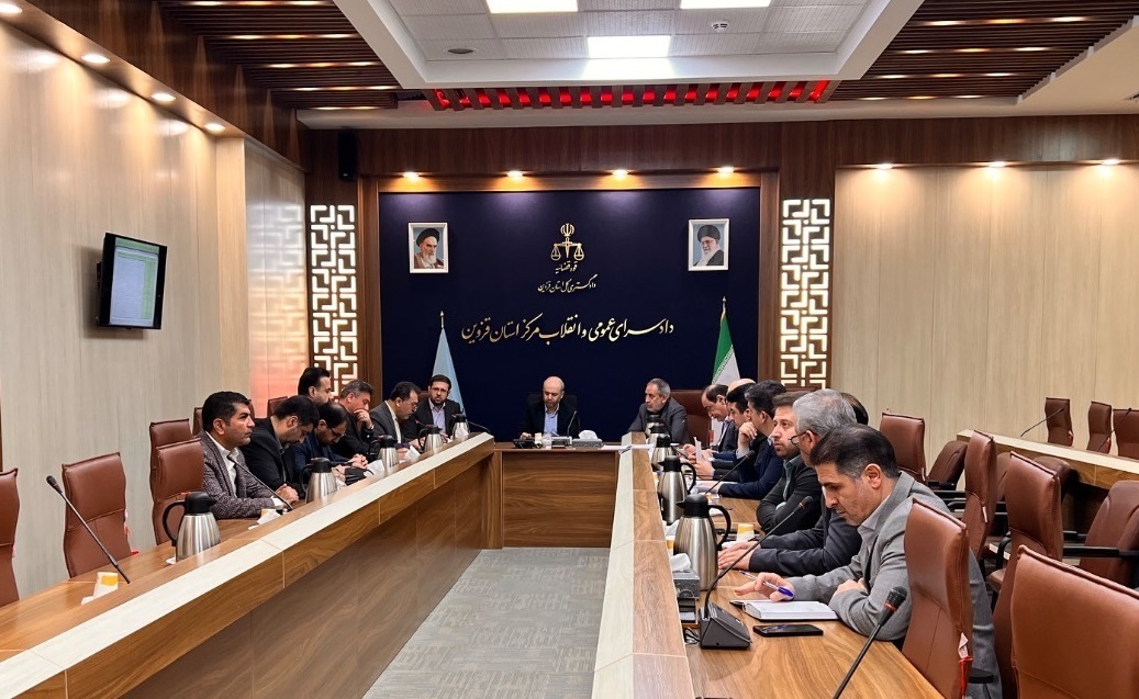 برخورد قاطع با تخلفات اقتصادی در شرایط جنگی برخورد قاطع با تخلفات اقتصادی در شرایط جنگی