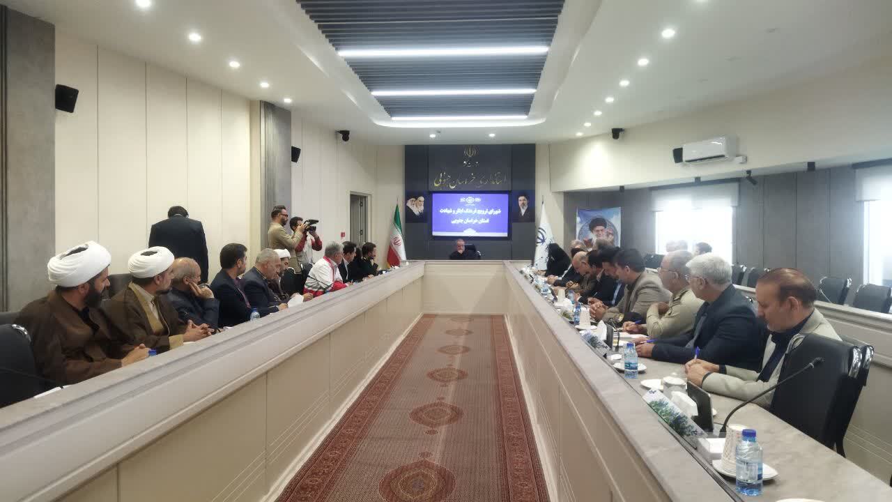 دیدار با خانواده شهدا اولویت دستگاه‌های اجرایی خراسان جنوبی