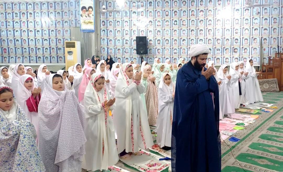 جشن تکلیف ۳۰۰ دانش آموز دختر در سنگر