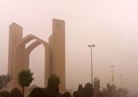 گرد و خاک همچنان مهمان یزدی هاست