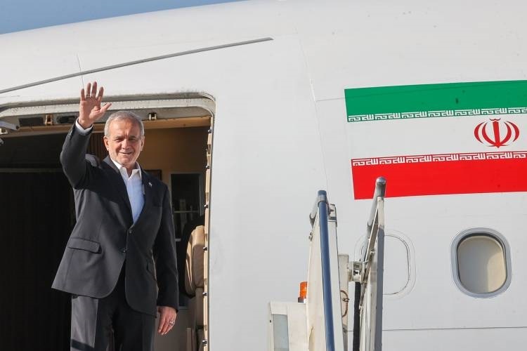 پزشکیان عازم اسلام‌آباد شد