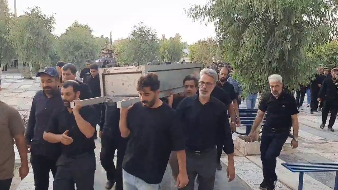 تشییع مادر شهید ابوالفضل محمدی بیدهندی در قم