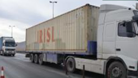 توقیف ۴ تریلی با رانندههای زیر ۱۸ سال توقیف ۴ تریلی با رانندههای زیر ۱۸ سال