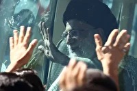 حرکت دو هزار و ۶۰۰ تن از میناب برای شرکت در تشییع رهبر شهید