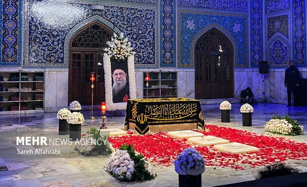 خدا می خواست عطری، در مسیر زائران باشی ... خدا می خواست عطری، در مسیر زائران باشی ...