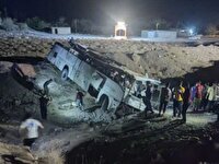 ۱۶ مصدوم در پی واژگونی اتوبوس کارگری در محور کوهبنان _ راور استان کرمان